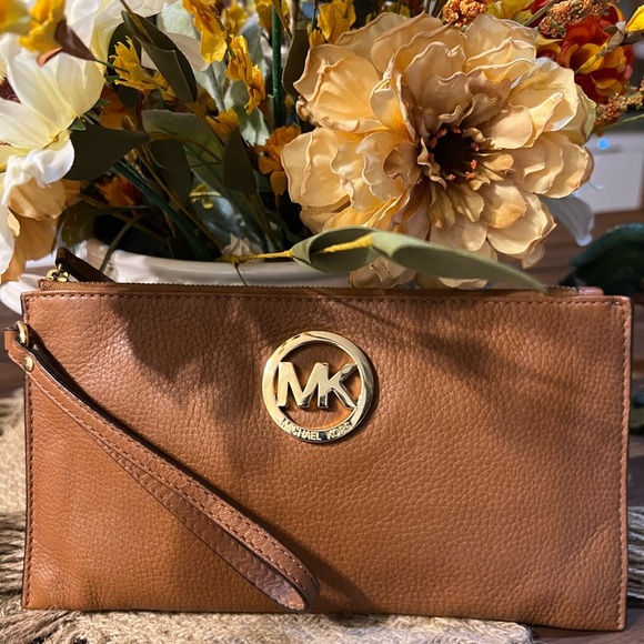 Michael Kors Fulton Large Pebble Leather Wristlet Top Zip Closure 10”x 5.35”x1” - Picture 1 of 9